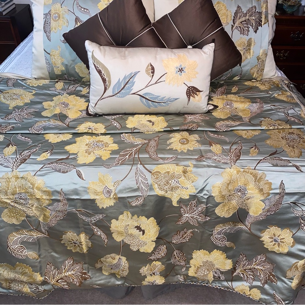 EASTERN ACCENTS *Retired* Bellezza Floral Duvet Set Blue / Gold Queen NWT - Picture 14 of 16